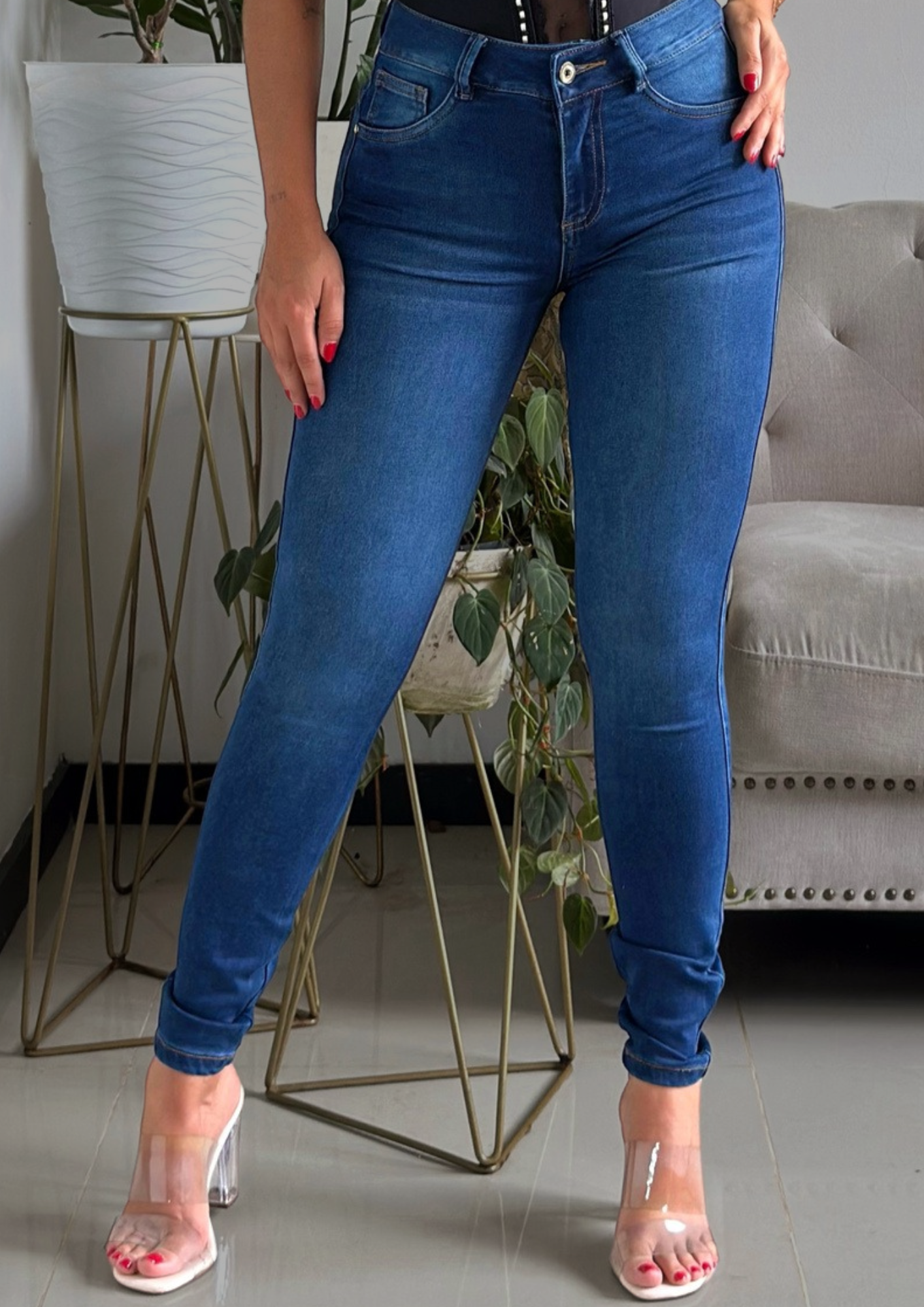 Jean Skinny Push Up Tiro Medio – Gris Humo (Ref. 2503)